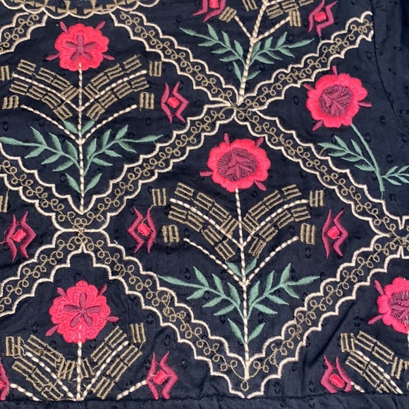 Francesca’s Miami Embroidered Back Baby Doll Boho Blouse - Picture 8 of 15